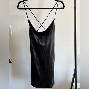 The perfect LBD “little black dress”: